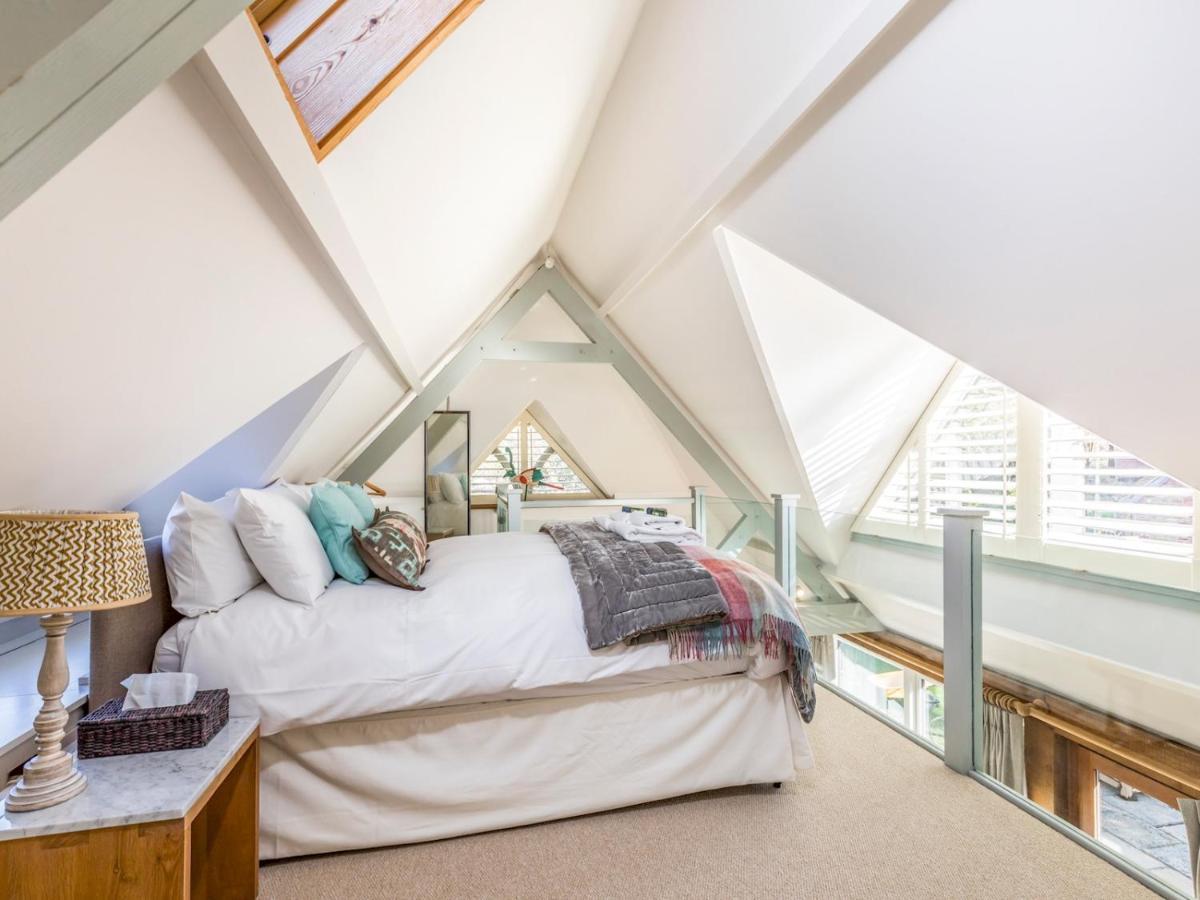 Pass The Keys Peaceful And Beautiful 1 Bedroom Barn Conversion Чичестър Екстериор снимка