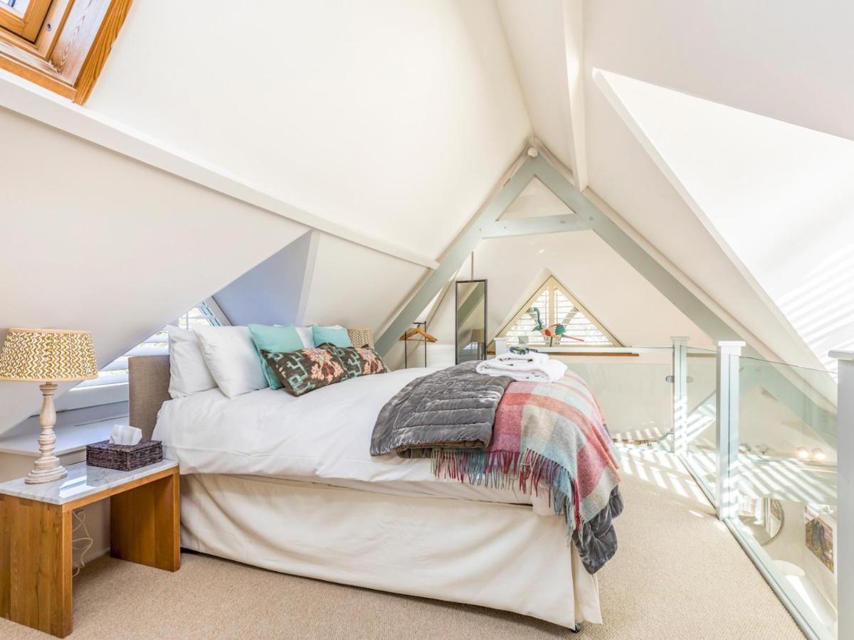 Pass The Keys Peaceful And Beautiful 1 Bedroom Barn Conversion Чичестър Екстериор снимка