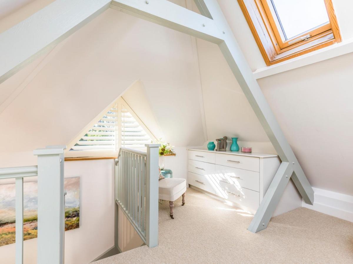 Pass The Keys Peaceful And Beautiful 1 Bedroom Barn Conversion Чичестър Екстериор снимка