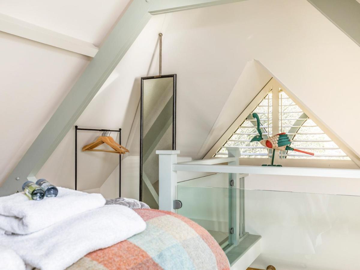 Pass The Keys Peaceful And Beautiful 1 Bedroom Barn Conversion Чичестър Екстериор снимка