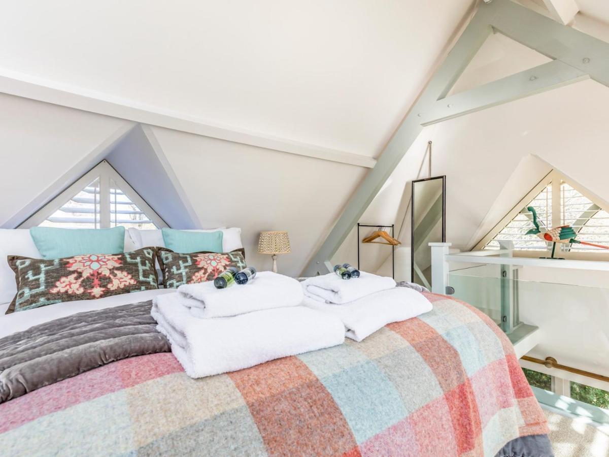 Pass The Keys Peaceful And Beautiful 1 Bedroom Barn Conversion Чичестър Екстериор снимка