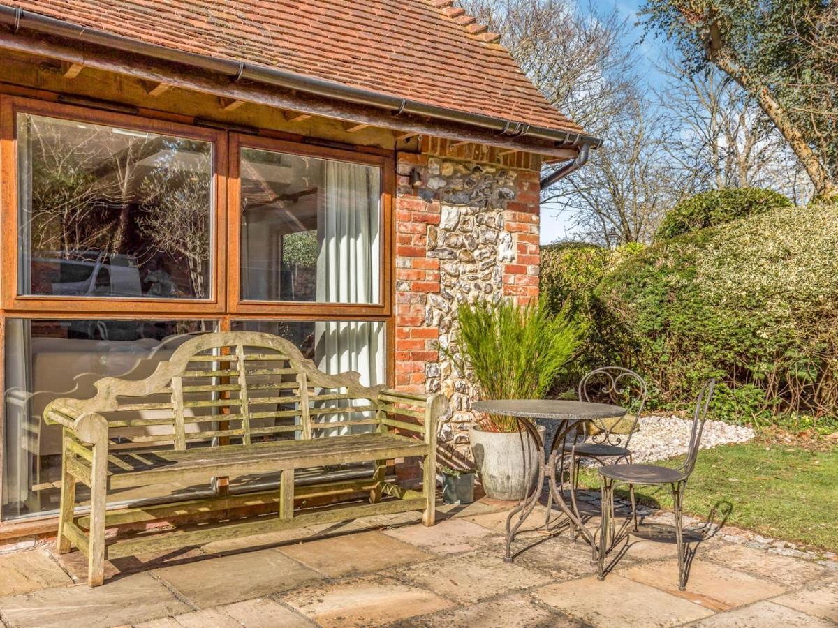 Pass The Keys Peaceful And Beautiful 1 Bedroom Barn Conversion Чичестър Екстериор снимка